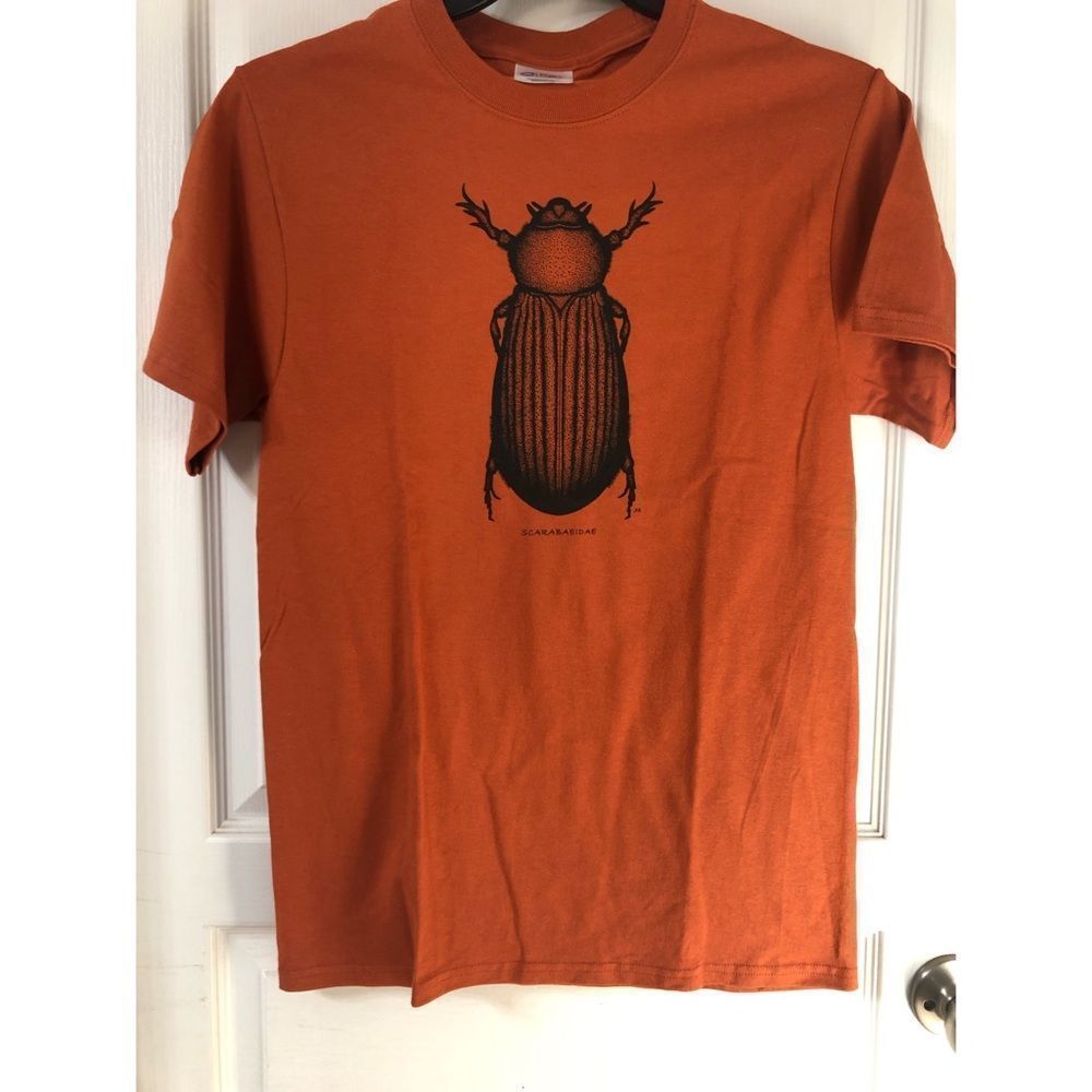 SCARAB TEE SHIRT SZ SMALL